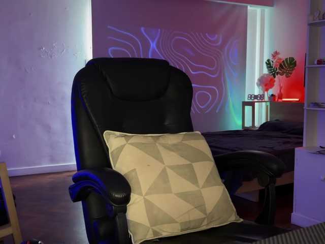 DenBlue live webcam show