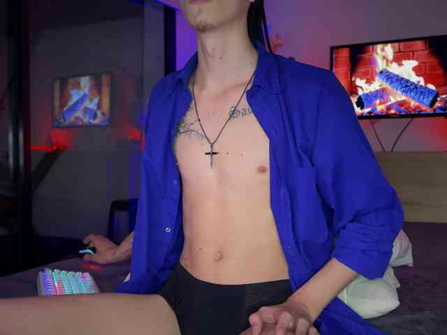 DenBlue Sex Cam Show