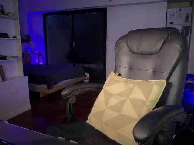 DenBlue Live Webcam on BongaCams