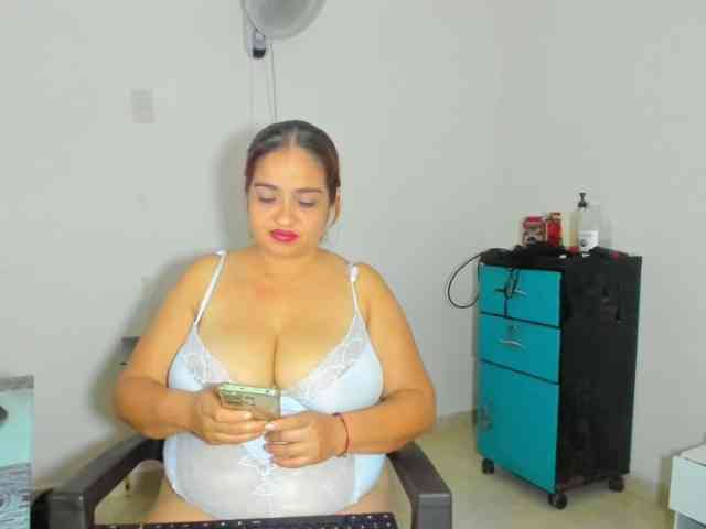 ARIELADALTONN93 webcam