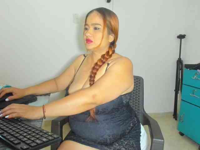 ARIELADALTONN93 webcam