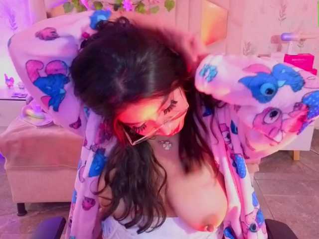 MARIANNA-TAY live cam on BongaCams
