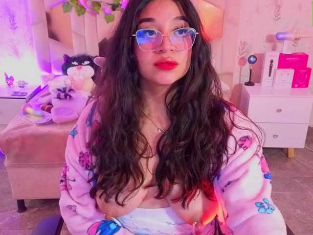 MARIANNA-TAY live cam on BongaCams