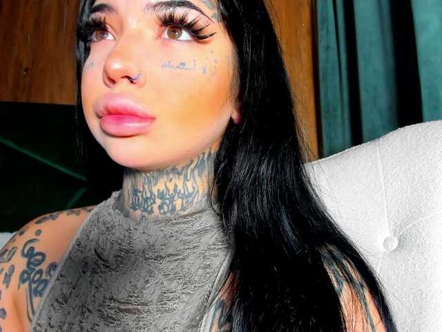 CreamyInk live webcam show
