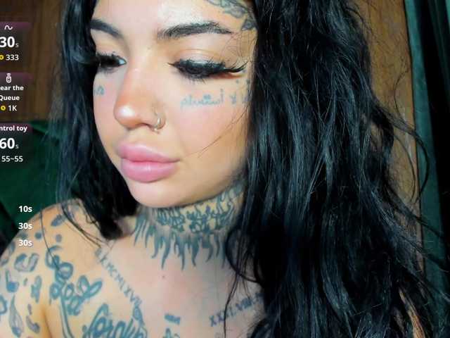 CreamyInk live on BongaCams