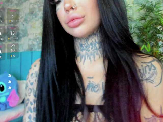 CreamyInk live cam on BongaCams