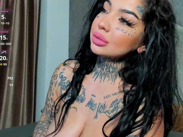 CreamyInk live cam on BongaCams