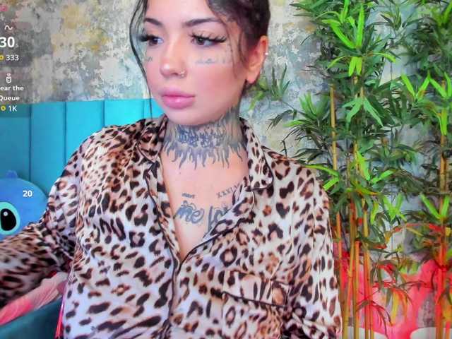 CreamyInk live cam on BongaCams