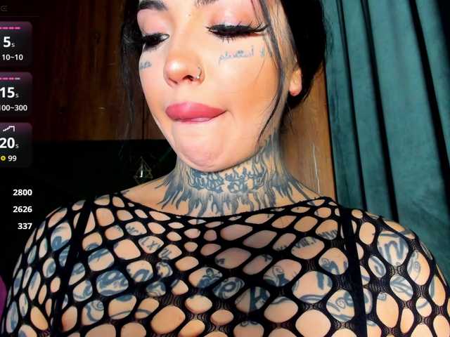 CreamyInk live cam on BongaCams