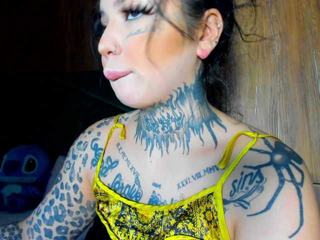 CreamyInk live cam on BongaCams