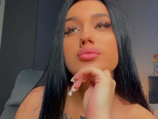 fatalefemme live webcam show