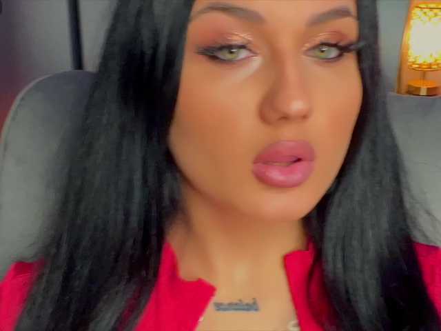 fatalefemme live cam on BongaCams