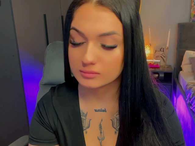 fatalefemme's BongaCams show and profile