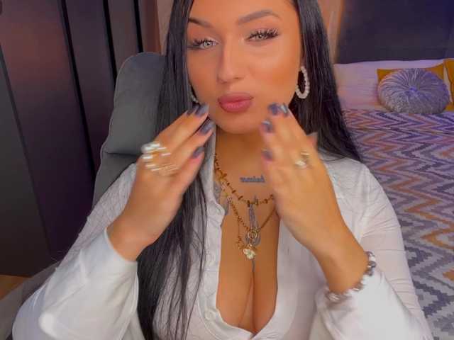 fatalefemme live cam on BongaCams