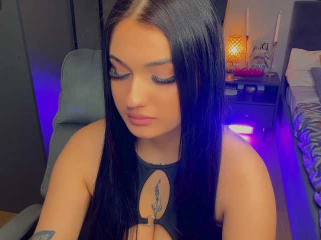 fatalefemme's BongaCams show and profile