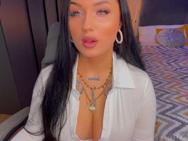 fatalefemme live cam on BongaCams