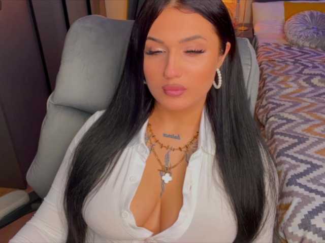 fatalefemme live cam on BongaCams