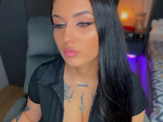 fatalefemme live cam on BongaCams
