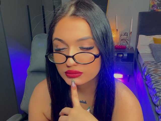 fatalefemme's BongaCams show and profile