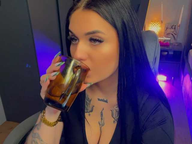 fatalefemme's BongaCams show and profile