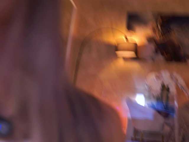 MaddieBryggs live cam and statistics on UnifiedCams
