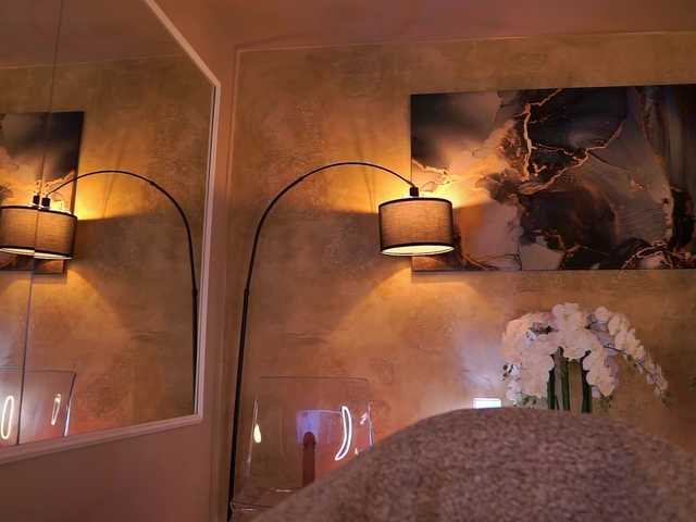  MaddieBryggs chat room