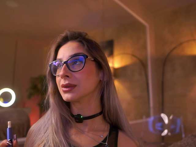 MaddieBryggs's BongaCams show and profile