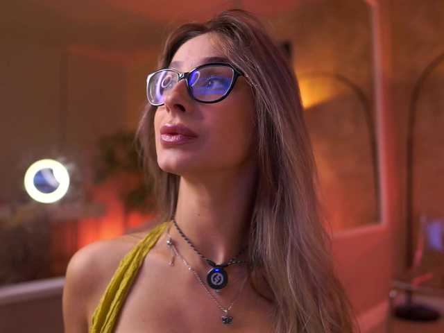 MaddieBryggs Free Live Cam on BongaCams