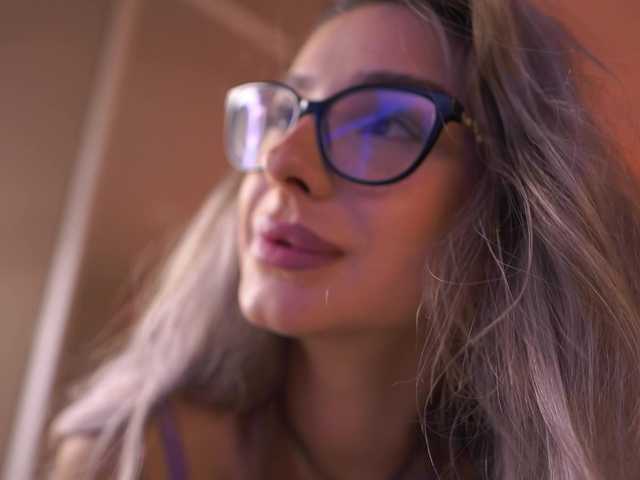 MaddieBryggs live cam on BongaCams