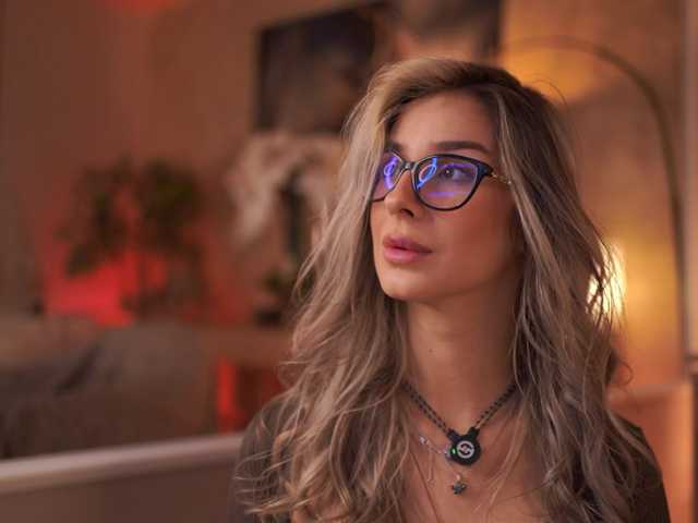 MaddieBryggs live cam on BongaCams