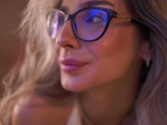 MaddieBryggs live cam on BongaCams