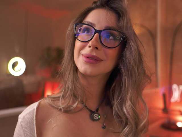 MaddieBryggs live cam on BongaCams