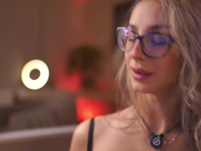 MaddieBryggs, live now on BongaCams