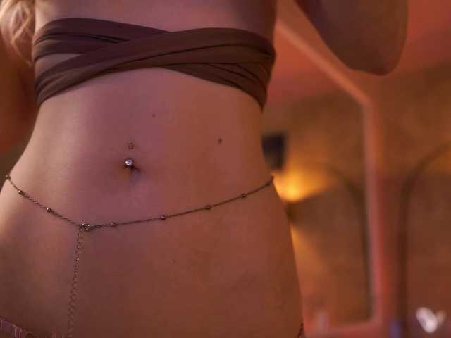 MaddieBryggs live cam and statistics on UnifiedCams