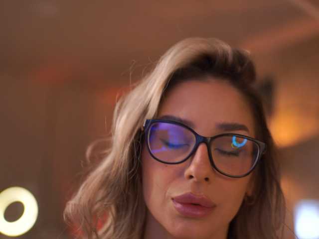 MaddieBryggs live cam on BongaCams