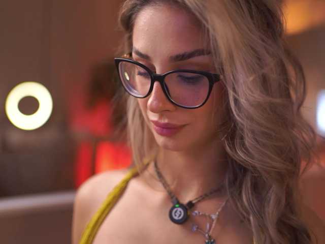 MaddieBryggs, en vivo ahora en BongaCams