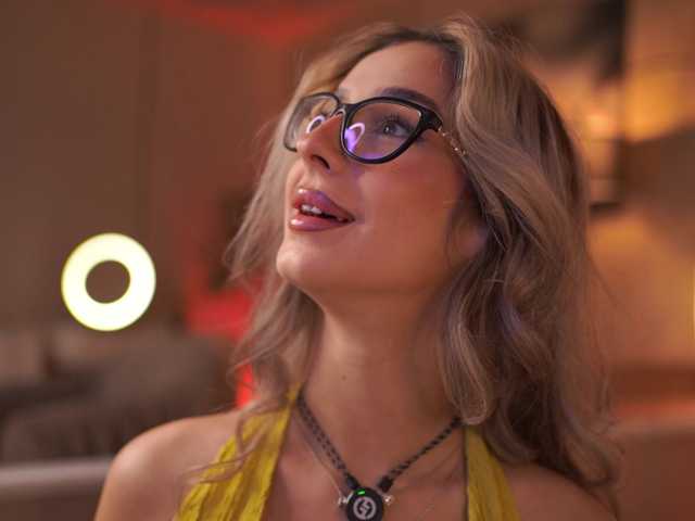 MaddieBryggs live cam on BongaCams