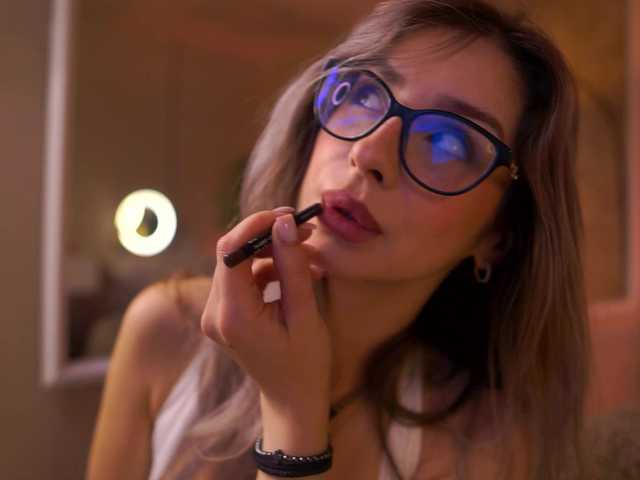 MaddieBryggs live cam on BongaCams