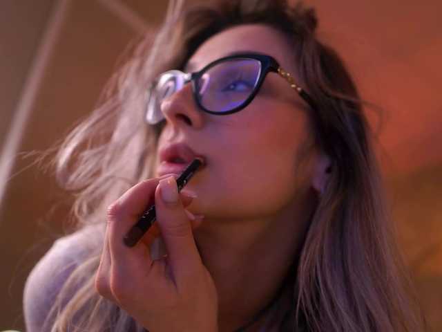 MaddieBryggs live cam on BongaCams