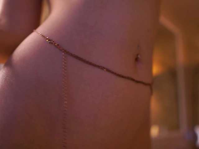 MaddieBryggs live cam and statistics on UnifiedCams