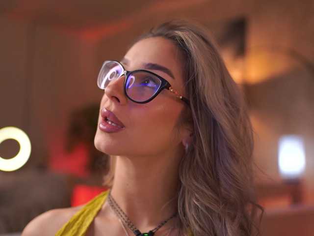 MaddieBryggs, en vivo ahora en BongaCams