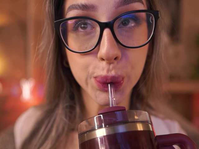MaddieBryggs live cam on BongaCams