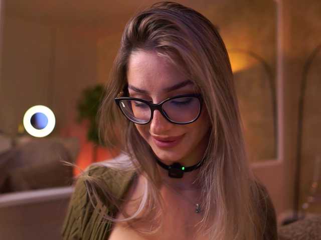  MaddieBryggs chat room