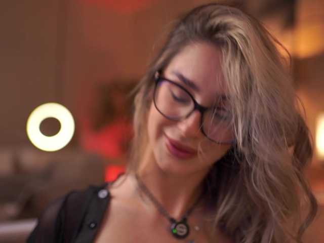 MaddieBryggs live cam on BongaCams