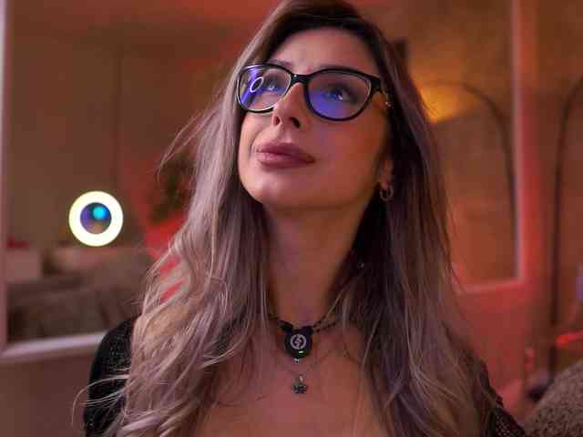 sex web cam MaddieBryggs
