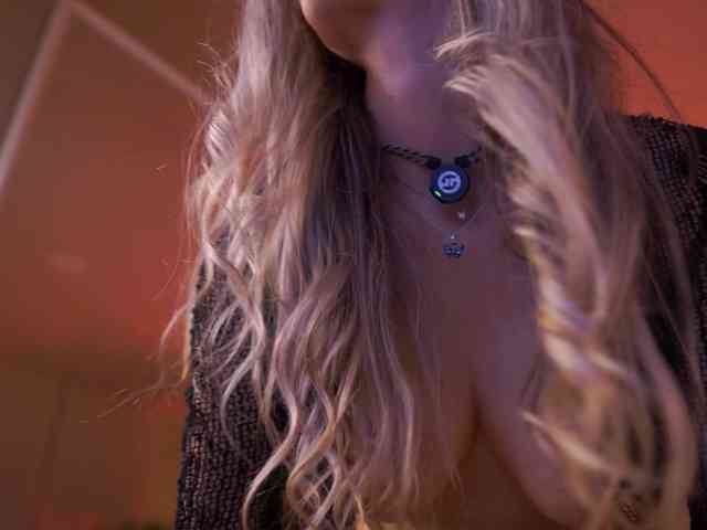 MaddieBryggs Live Webcam on BongaCams