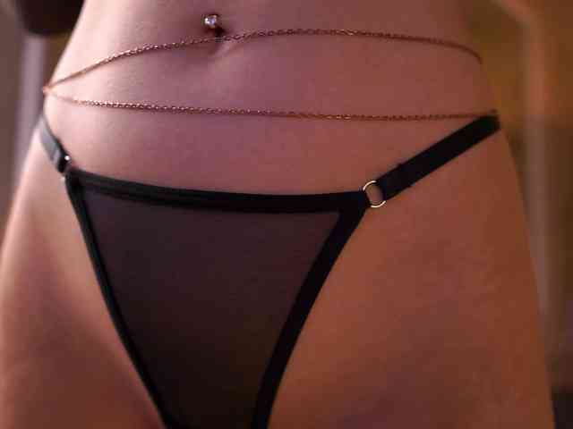 MaddieBryggs Live Webcam on BongaCams