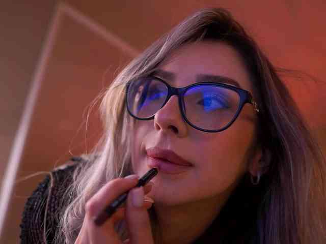 Model: MaddieBryggs
