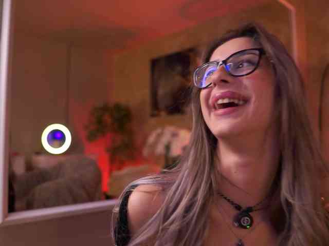 MaddieBryggs Live Webcam on BongaCams
