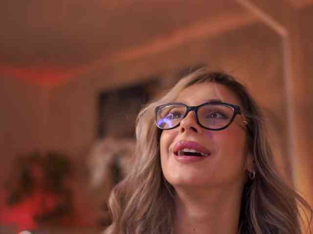 sex web cam MaddieBryggs